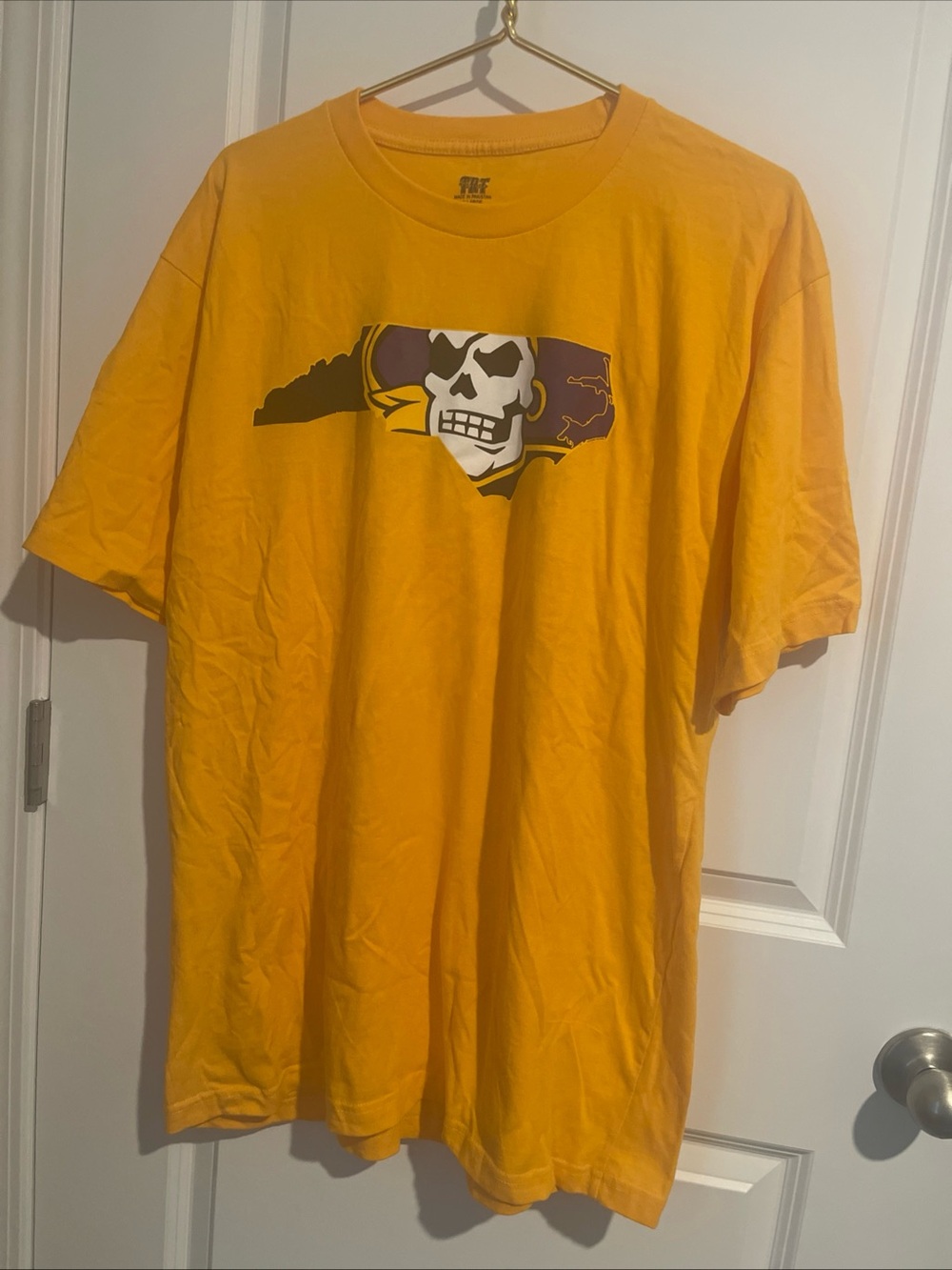 East Carolina Pirates Men's Yellow Graphic Crewneck T-Shirt - Skull Design XL